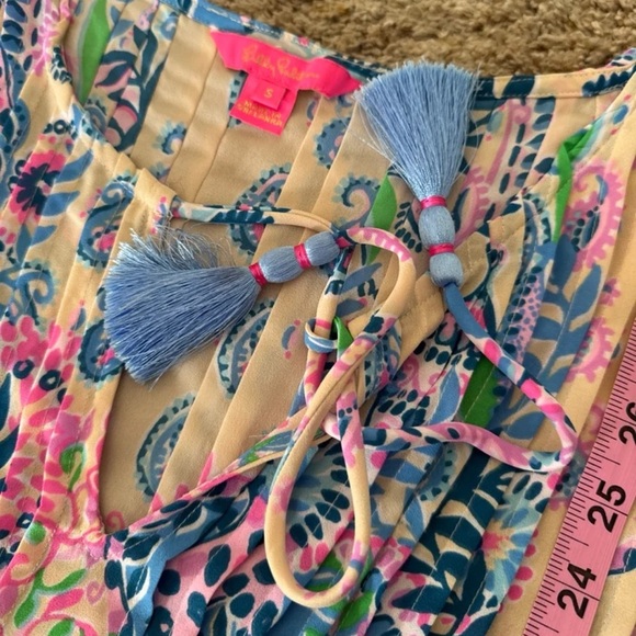 Lilly Pulitzer Marilina Tunic Top in Flocking to Paradise
Size Small - Picture 11 of 12